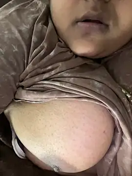 Snapshot of smile_pretty chatting on February 2025 11:32:02 PM smile pretty online show from February 2025 11:32:02 PM