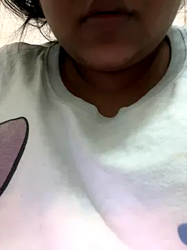 Snapshot of smile_pretty chatting on October 2025 02:35:02 PM smile pretty online show from October 2025 02:35:02 PM