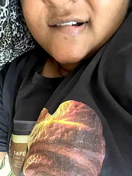 Snapshot of smile_pretty chatting on October 2025 05:58:02 PM smile pretty online show from October 2025 05:58:02 PM