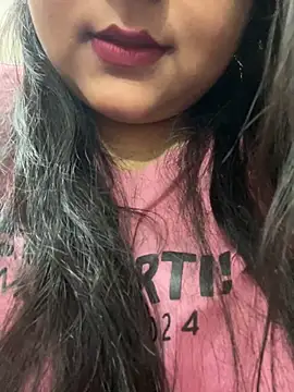 Snapshot of smile_pretty chatting on November 2025 04:29:02 PM smile pretty online show from November 2025 04:29:02 PM