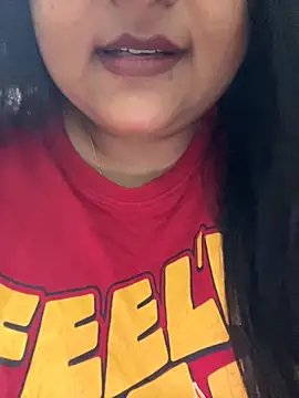 Snapshot of smile_pretty chatting on November 2025 06:29:01 PM smile pretty online show from November 2025 06:29:01 PM