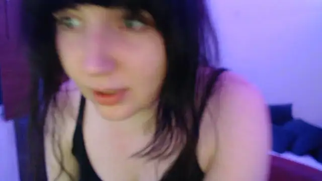 Lynylou online show from December 2024 10:16:02 PM