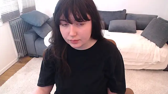 Lynylou online show from February 2025 11:41:02 AM