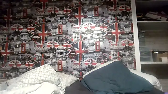 Lynylou online show from October 2025 05:04:02 PM