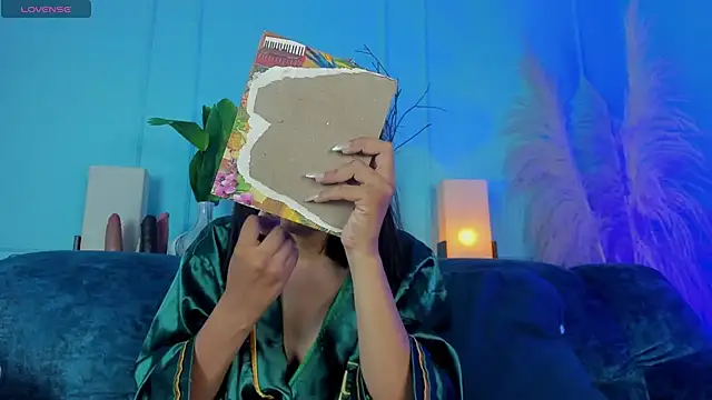 Elizabeth VonSweet online show from December 2025 08:02:02 PM