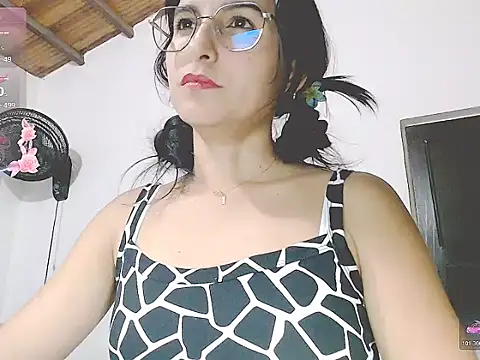 Snapshot of tifany19_ chatting on November 2025 01:51:02 AM tifany19 online show from November 2025 01:51:02 AM