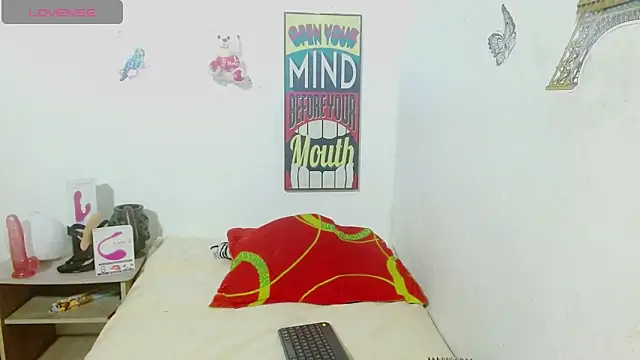 Stefanny Taylor  online show from December 2024 10:08:02 PM