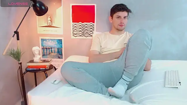 Elio555 online show from October 2025 07:36:02 PM