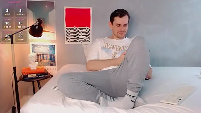 Elio555 online show from November 2025 08:31:01 PM