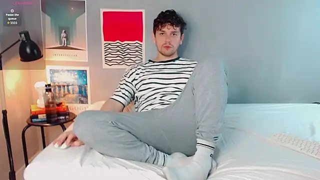 Elio555 online show from December 2025 04:03:02 PM