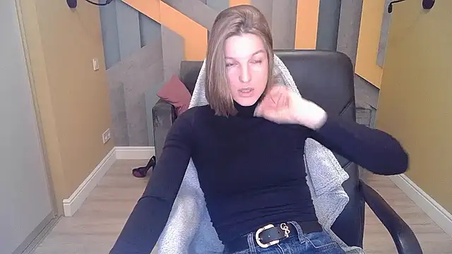 EmilyWalkeri online show from December 2024 07:47:02 AM