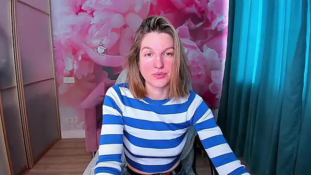 EmilyWalkeri online show from February 2025 07:41:01 AM