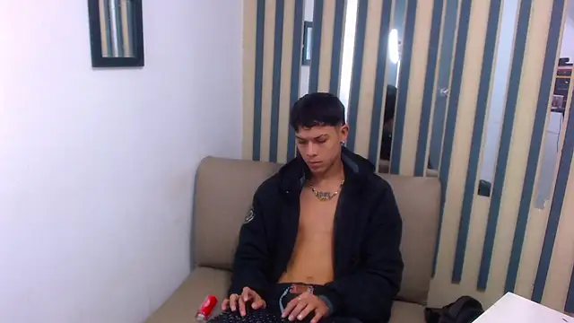 Levis Montes online show from December 2024 03:04:02 PM