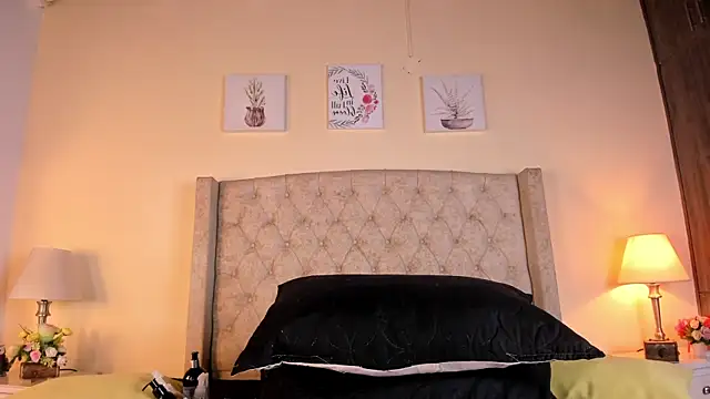 allisson m online show from April 2026 12:04:01 PM