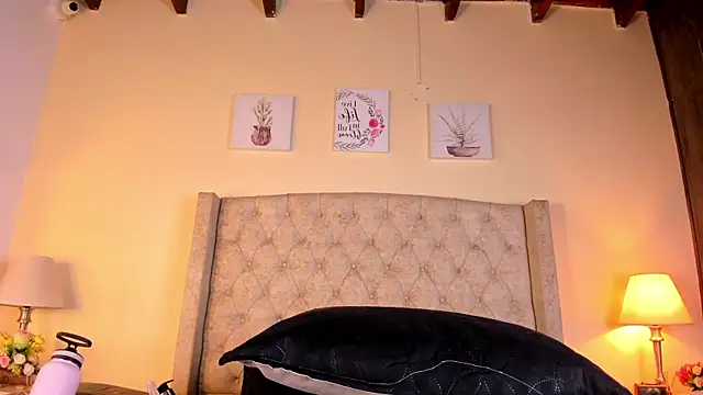 allisson m online show from April 2026 12:08:02 PM