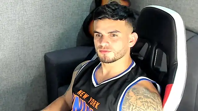 Ricardogo19 online show from November 2025 11:16:02 PM