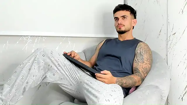 Ricardogo19 online show from April 2026 03:54:01 PM