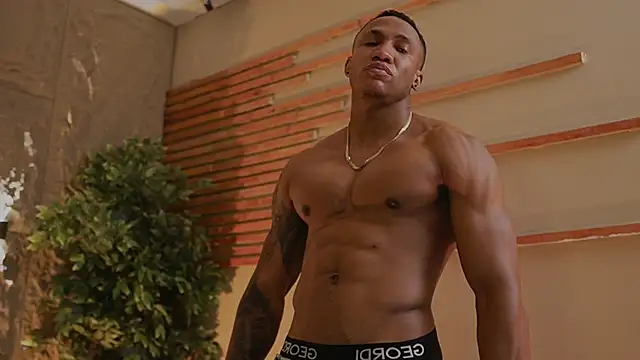 Logan Varela online show from October 2025 01:00:02 AM