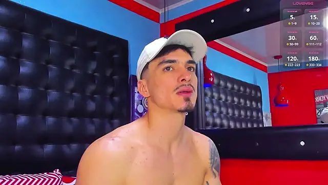 Snapshot of Big_ValentinHunk chatting on February 2026 02:37:01 PM Big ValentinHunk online show from February 2026 02:37:01 PM