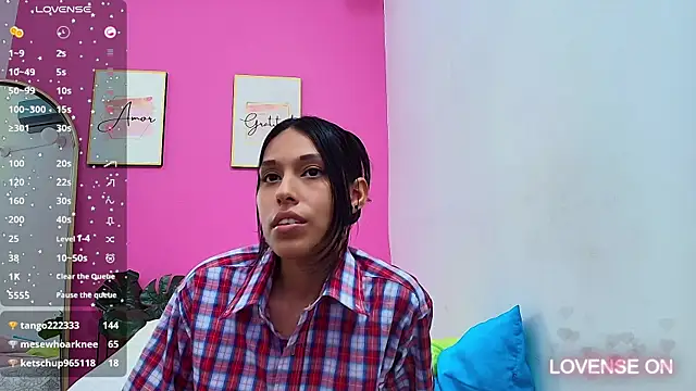 Snapshot of yourcuteneighbourr chatting on January 2025 06:11:02 AM yourcuteneighbourr online show from January 2025 06:11:02 AM