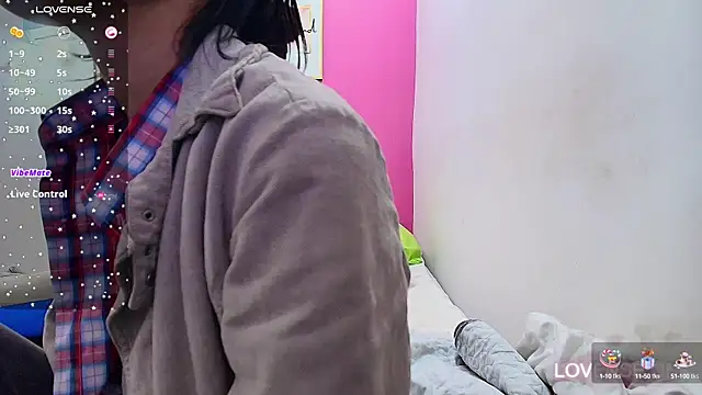Snapshot of yourcuteneighbourr chatting on January 2025 02:56:02 AM yourcuteneighbourr online show from January 2025 02:56:02 AM
