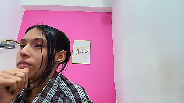 Snapshot of yourcuteneighbourr chatting on January 2025 09:36:02 AM yourcuteneighbourr online show from January 2025 09:36:02 AM