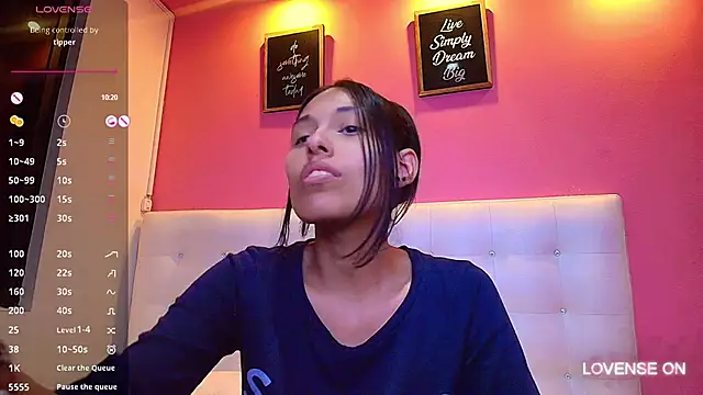 Snapshot of yourcuteneighbourr chatting on February 2025 06:11:02 AM yourcuteneighbourr online show from February 2025 06:11:02 AM