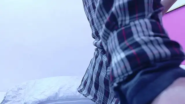 yourcuteneighbourr online show from December 2025 03:15:01 AM