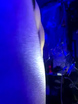 gurlnips online show from December 2025 01:06:01 PM