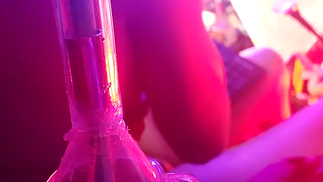 gurlnips online show from February 2026 12:46:01 PM