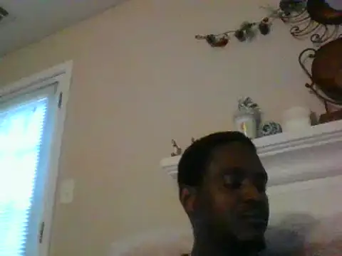 Snapshot of Hugedick0071 chatting on December 2024 09:40:02 PM Hugedick0071 online show from December 2024 09:40:02 PM