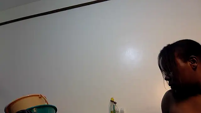 creamyjuices01 online show from April 2026 05:56:01 PM