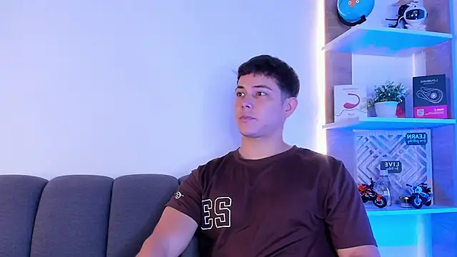 Alan hadid1 online show from February 2026 09:24:01 PM