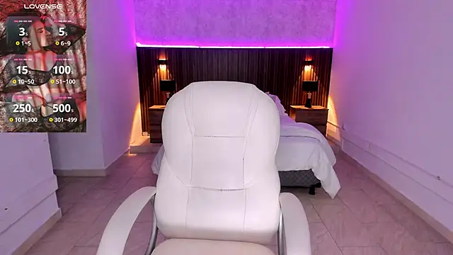 karlaa james online show from November 2025 10:59:01 AM