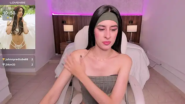 Snapshot of karlaa_james chatting on June 2026 11:13:02 AM karlaa james online show from June 2026 11:13:02 AM