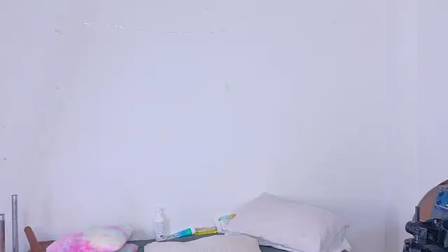 Chleo   online show from November 2025 01:11:01 PM