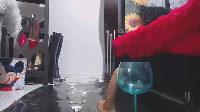 marilyn jon3s online show from February 2026 01:27:02 PM