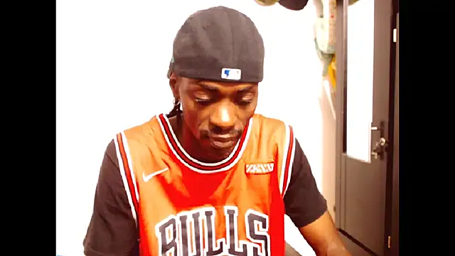 phillip-hot online show from October 2025 01:52:01 PM