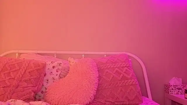 Snapshot of KateVon chatting on November 2025 01:22:02 PM KateVon online show from November 2025 01:22:02 PM