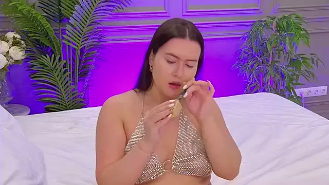 TrishaWinslet online show from October 2025 06:47:01 AM