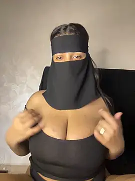 Snapshot of Narimane_maroc chatting on June 2026 01:52:01 AM Narimane maroc online show from June 2026 01:52:01 AM