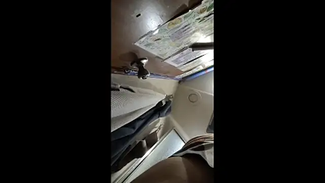 ILUV2TUCHMYKITTY online show from December 2025 02:06:02 AM