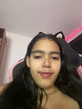Snapshot of Victoriacarmo chatting on February 2026 11:14:02 PM Victoriacarmo online show from February 2026 11:14:02 PM