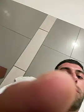 Enzoblood1 online show from June 2026 07:33:01 PM