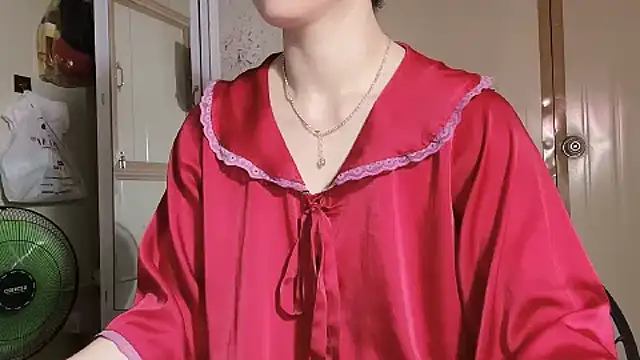 Snapshot of LinhChi_9x chatting on April 2026 01:01:02 AM LinhChi 9x online show from April 2026 01:01:02 AM