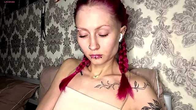 MarthaGees online show from November 2025 03:45:01 PM