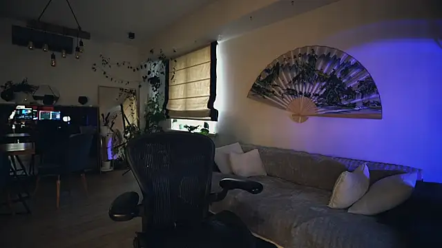 Snapshot of Leona_Mell chatting on February 2026 02:30:01 AM Leona Mell online show from February 2026 02:30:01 AM