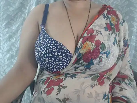 cute-priy online show from June 2026 10:15:01 AM