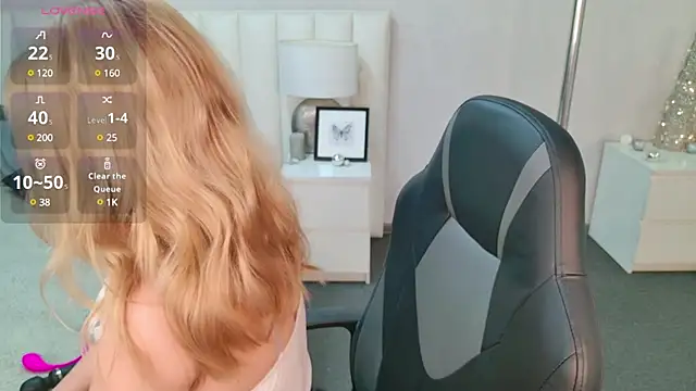 Snapshot of AliceMorr chatting on January 2025 08:24:01 AM AliceMorr online show from January 2025 08:24:01 AM