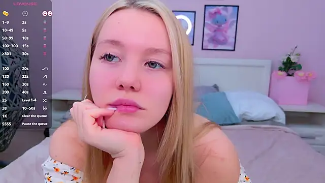 Snapshot of AliceMorr chatting on January 2025 02:30:02 PM AliceMorr online show from January 2025 02:30:02 PM